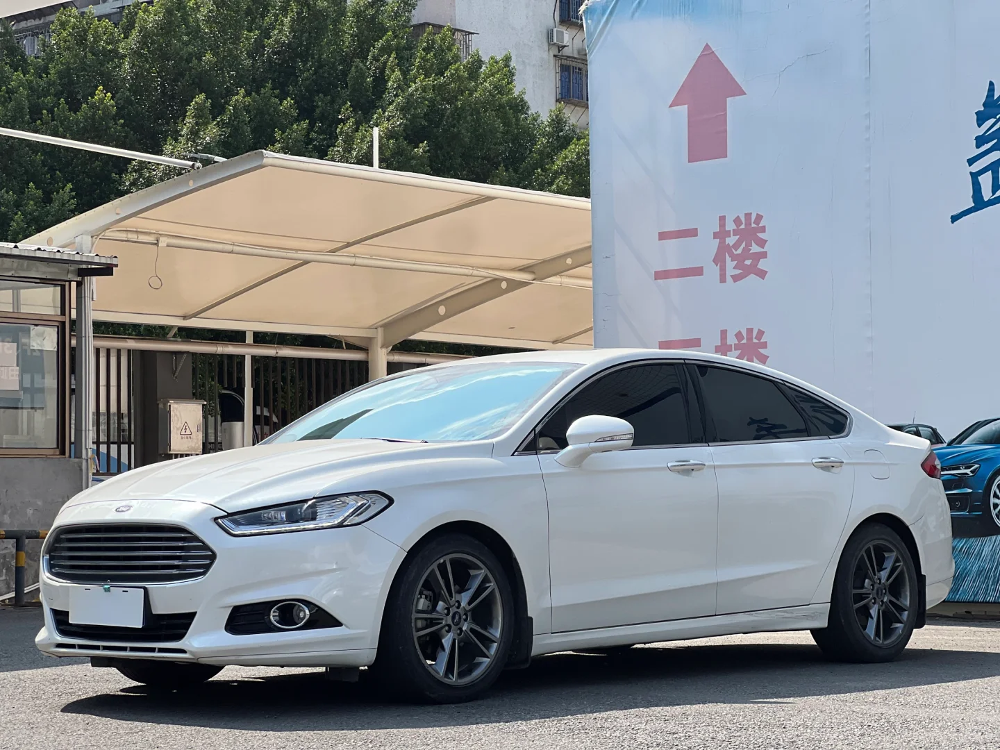 4.8万全款秒杀2014年蒙迪欧2.0T