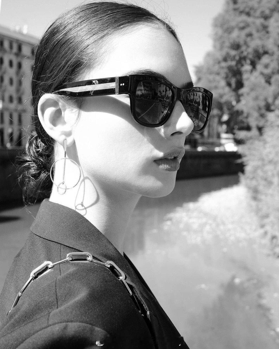 Deva Cassel戴娃旧图考古，头骨、身材比例真的超级绝！ ​​​