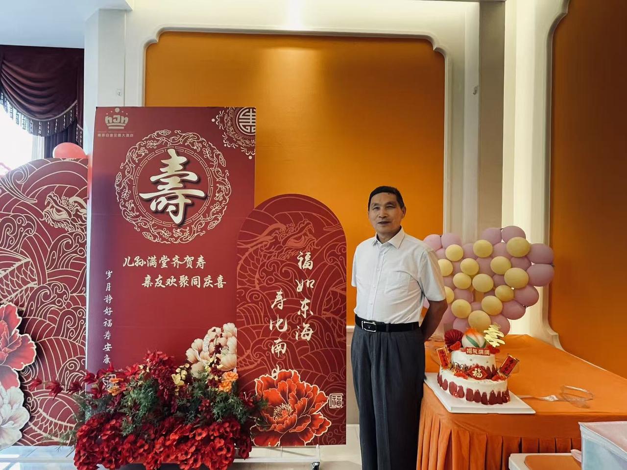 上联：山东山西山万座

下联：长江长城长万里

此联在头条首发表！