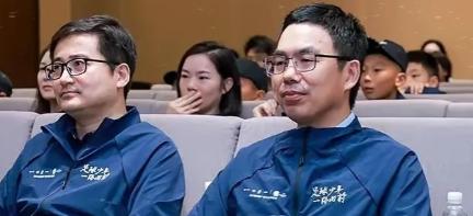 董路没等来足协，却收到了比亚迪的“大礼”！ 

比亚迪官宣跟董路“中国足球小将”