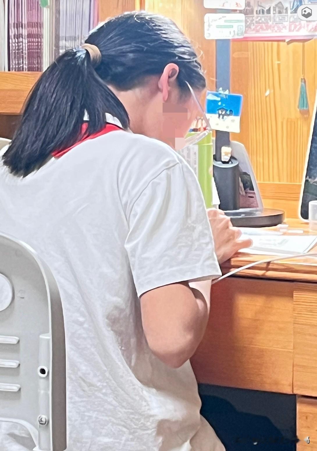 “我相信，我期末一定能考好！”
女儿，妈妈最欣慰的，不是分数，而是你的底气

女