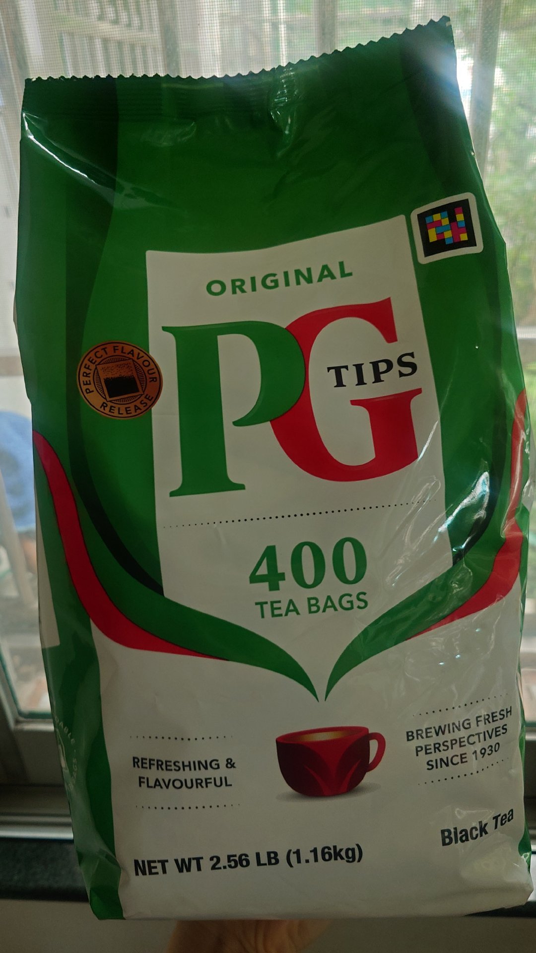 英国佬回来问我要带什么我实在是不想要，吃的没有用的不缺，最后只能说带点红茶包我泡