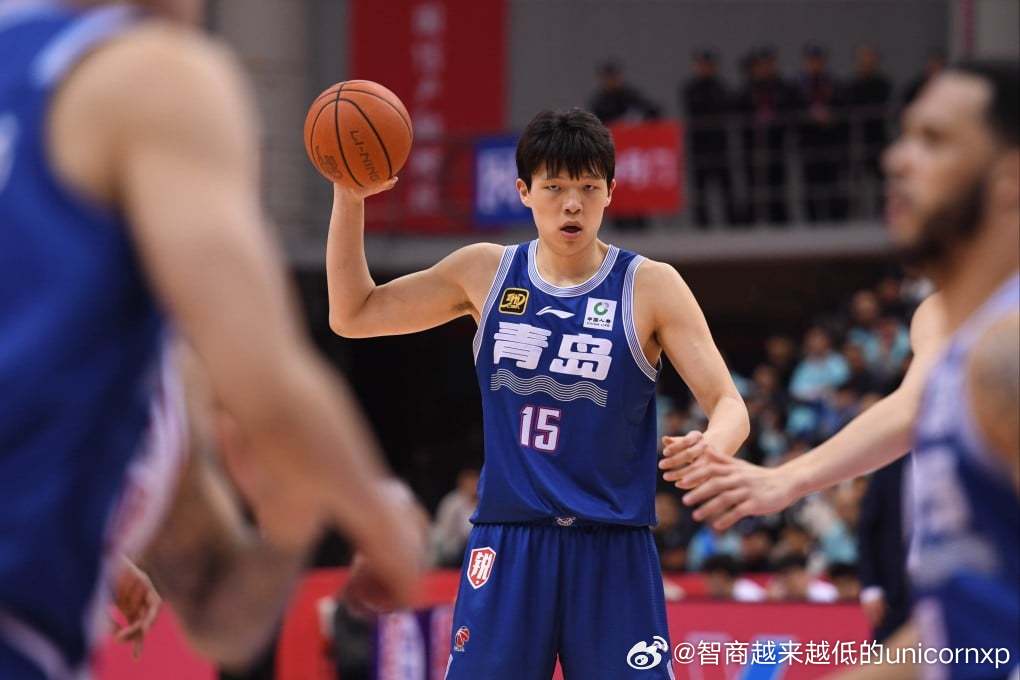 步行者把今年首轮23号签交易给了鹈鹕，鹈鹕目前手握首轮7号和23号签，可能还会有