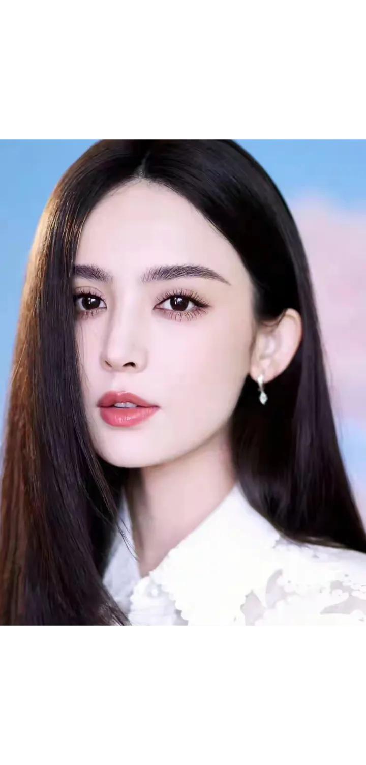 古力娜扎：颜值背后的思考

古力娜扎，娱乐圈中一颗璀璨的明珠，以其出众的颜值吸引