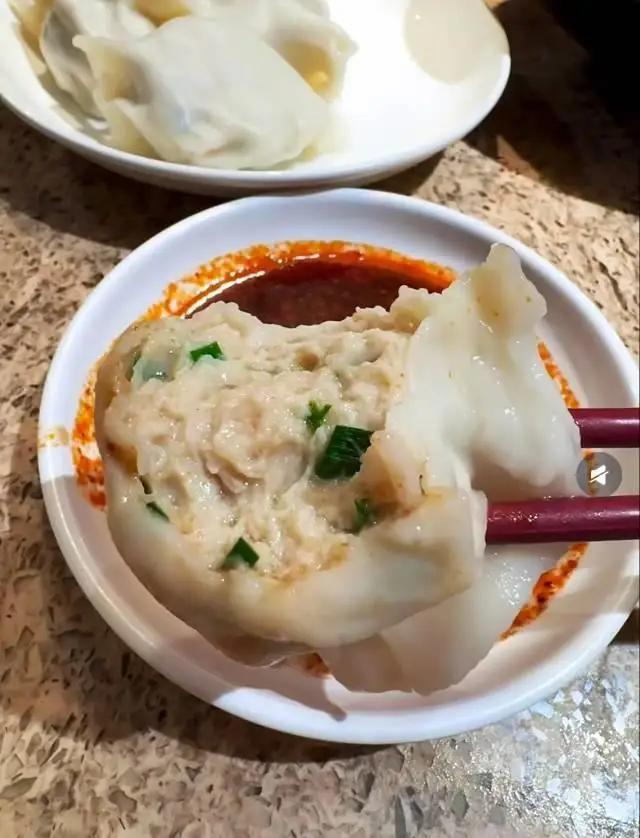 冬至排号15000桌！北京这家饺子馆，凭啥让人等10小时？
 
12月21日冬至