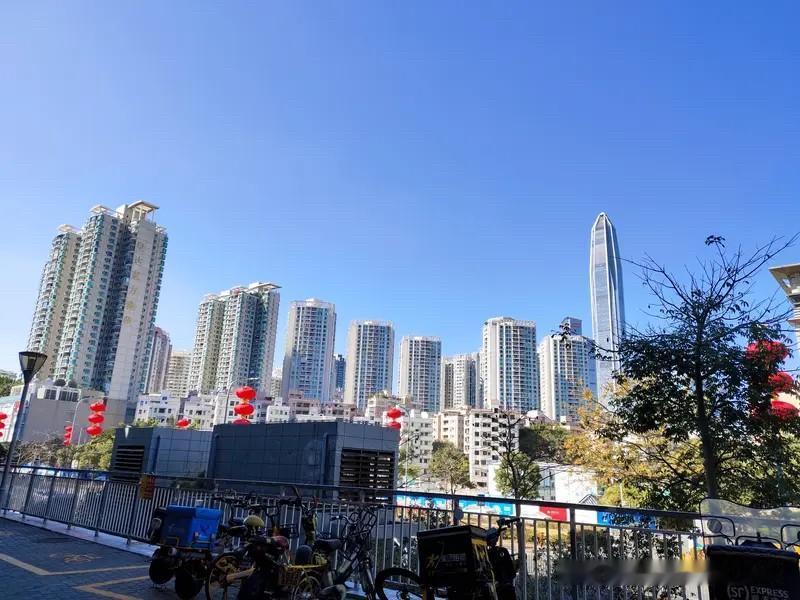 深圳二手房挂牌量已连续多周下行，目前处于近一年低位。去年那种“海量挂牌、业主竞相