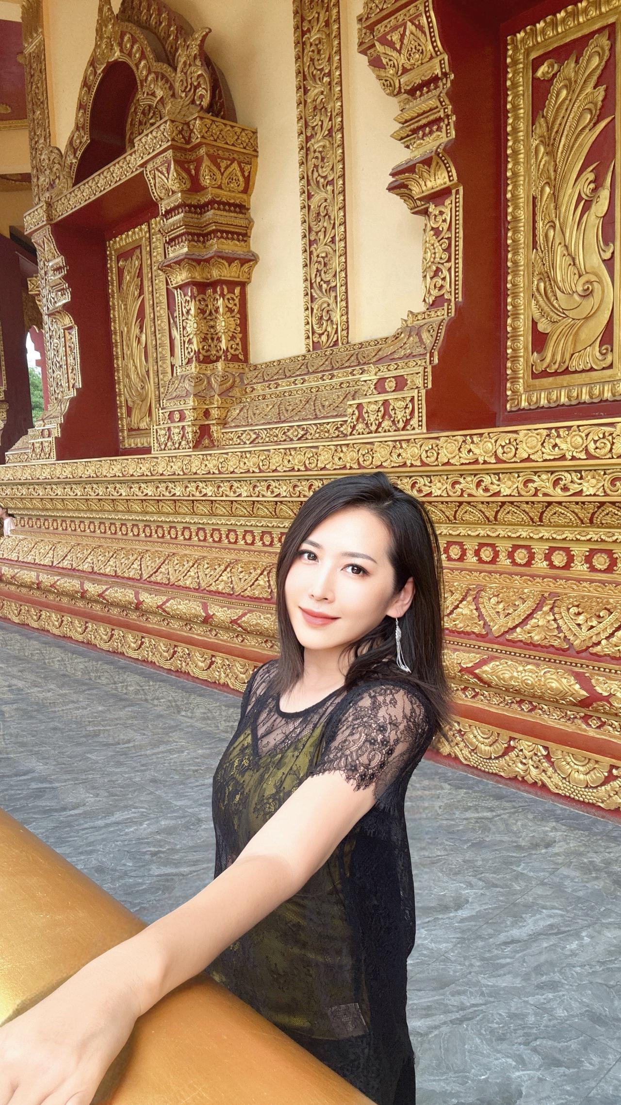 天秤座，生于秋，向往自由。