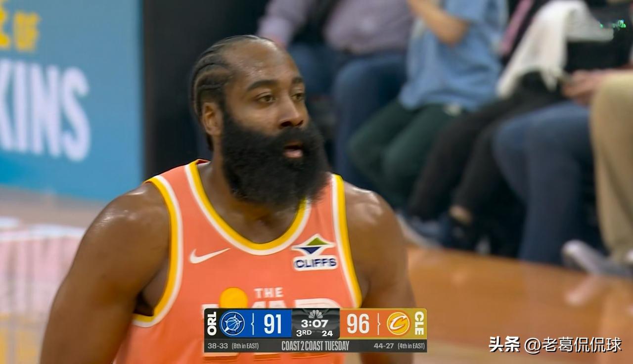 骑士巨星哈登真是球队的宝贵财富！在今天骑士主场以136：131击败魔术的比赛中，