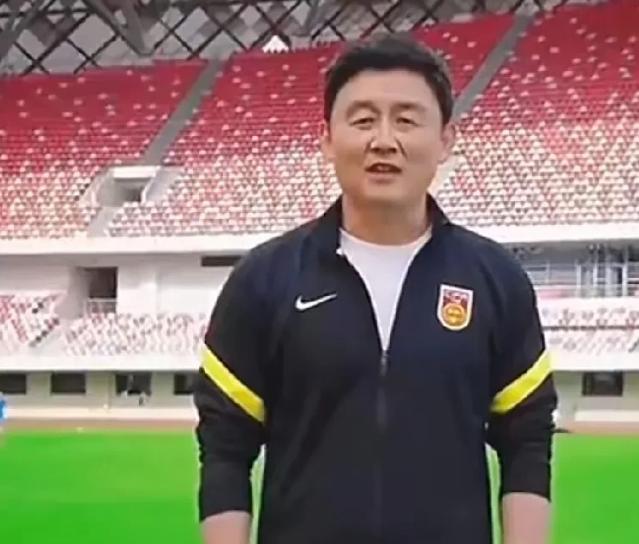 6月8日，中国足球圈突然炸开了一个没人想到的大瓜。没人能想到，两个当年穿着同一件