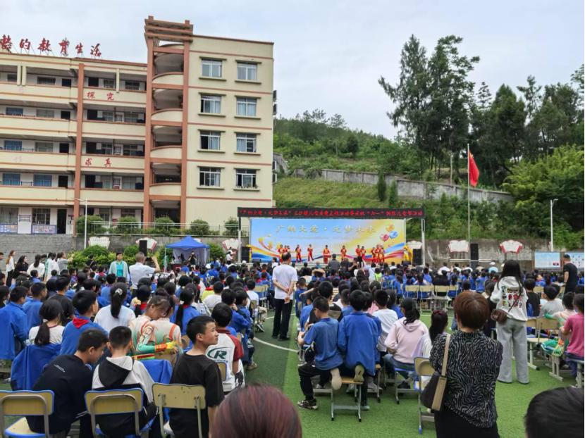 旺苍县三江镇举行“广纳大爱·元梦未来”儿童关爱主题活动
       
近日，广