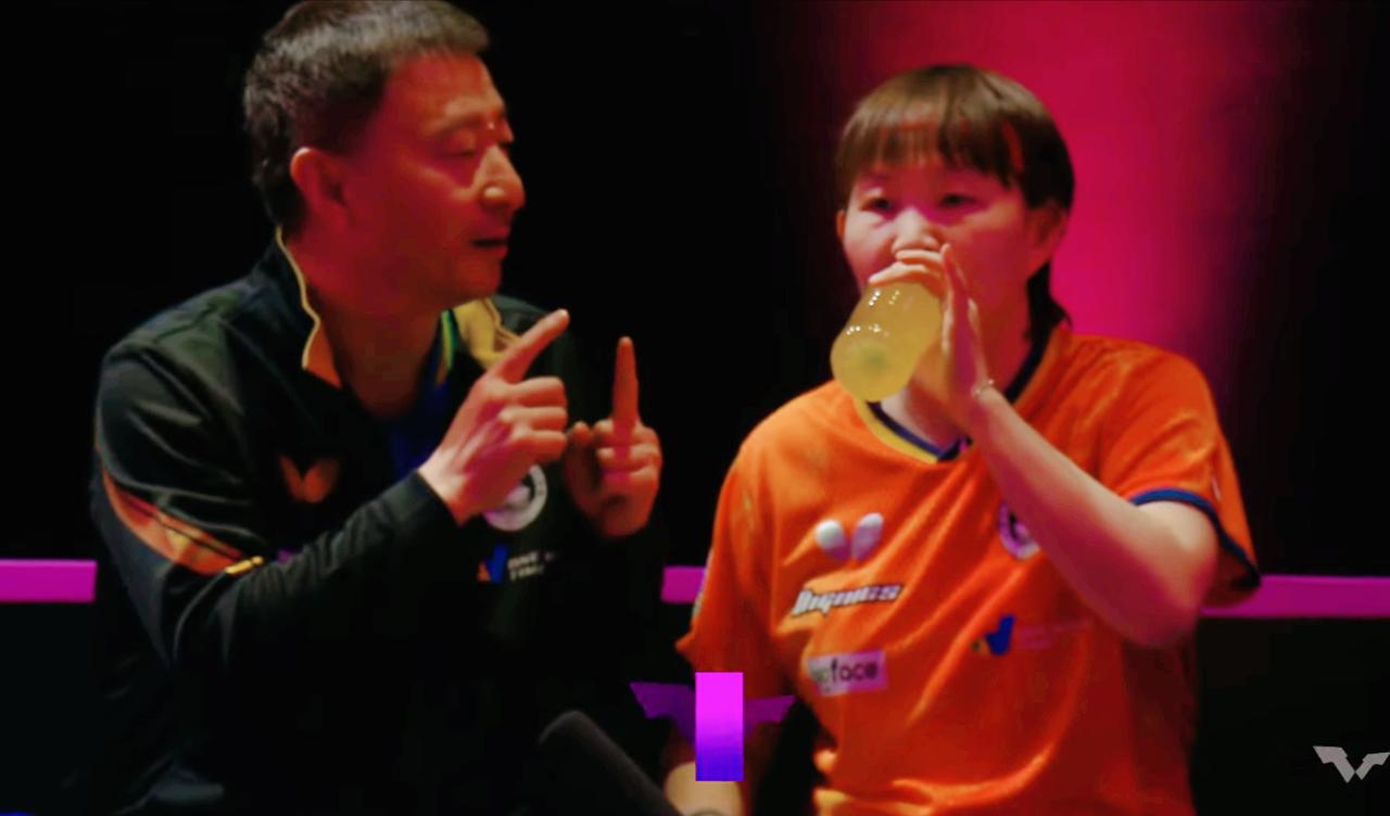 我去！朱雨玲教练换成张振江后，
起飞了！

第一局

朱雨玲落点让大迪很不舒服，