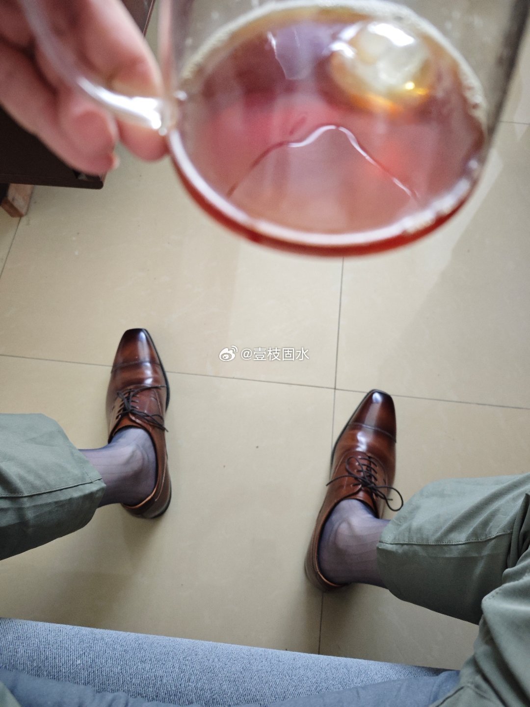网传检出甲酰胺涉事机构称报告无效越来越扑朔迷离了。而且各方拉扯都不是小咖。只能坐