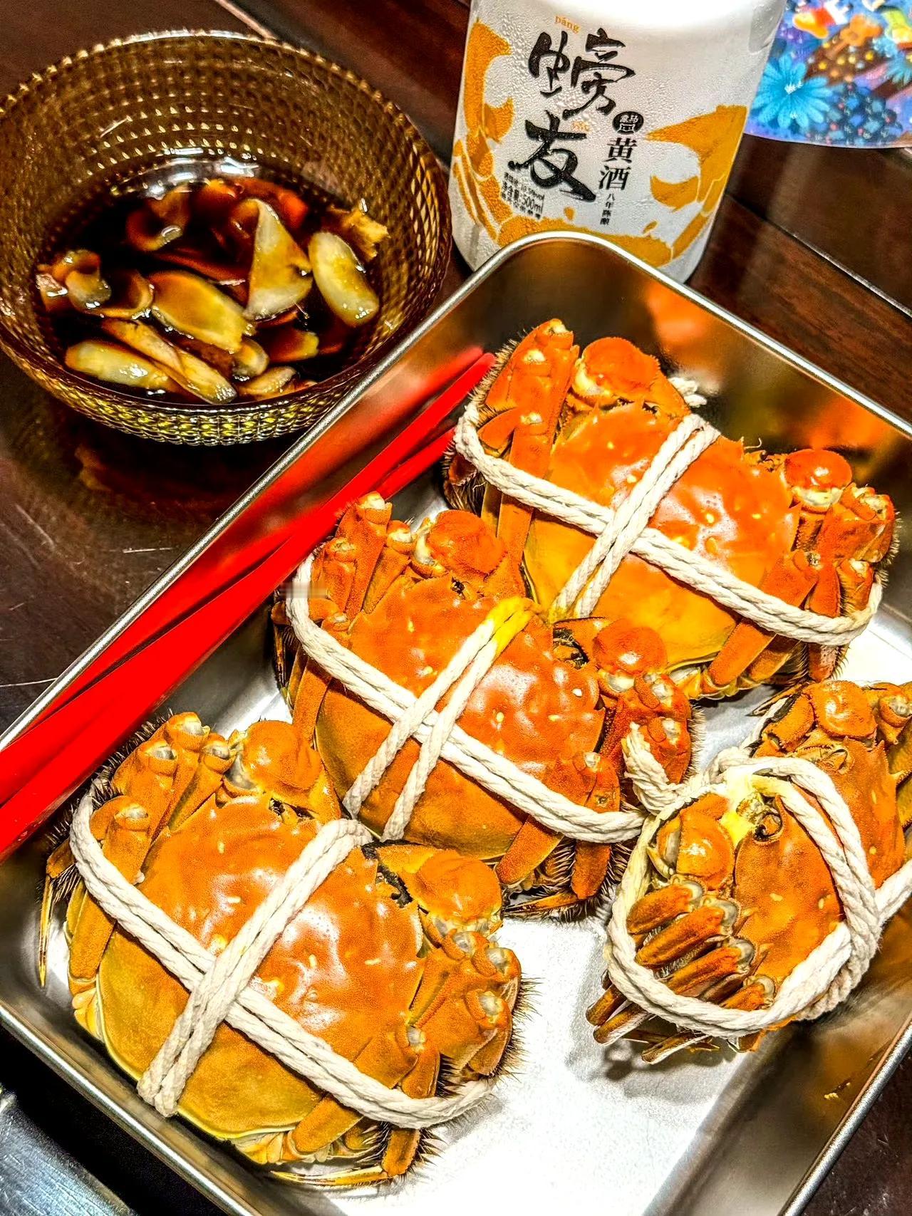 发现了吗？喜欢吃大闸蟹的是这五种人

1. 美食爱好者：他们热衷于探索和品尝各种