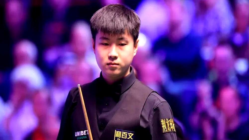 赵心童一天四场球，全赢，口袋直接进7000镑，折合人民币六万三。
 
两杆破百，