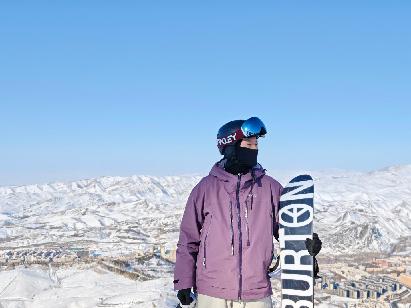 发条微博恭喜自己，2026年在将军山完成了第一项可以打勾的运动目标：单板已经可以