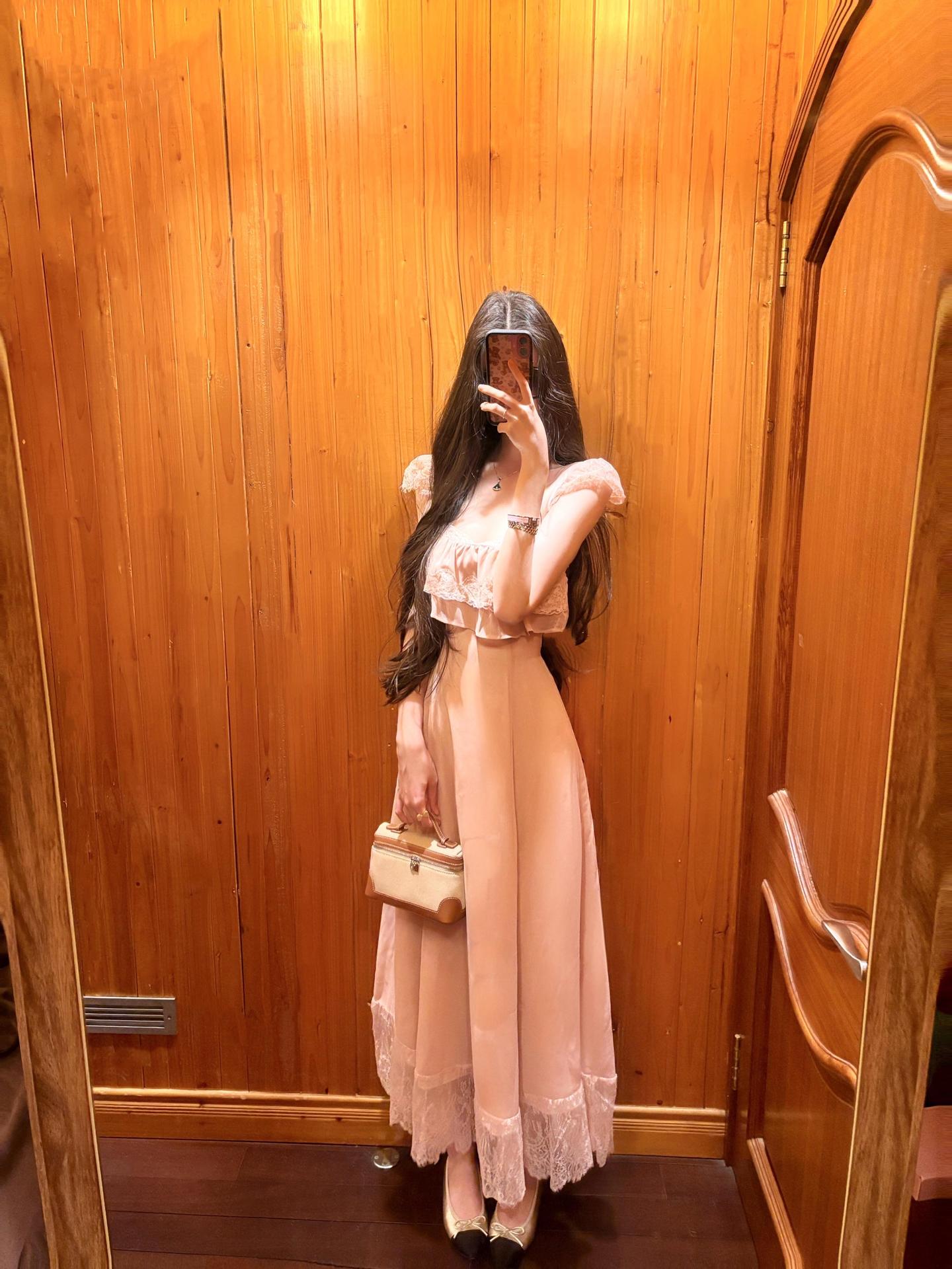 今日份温柔风粉色小裙子～