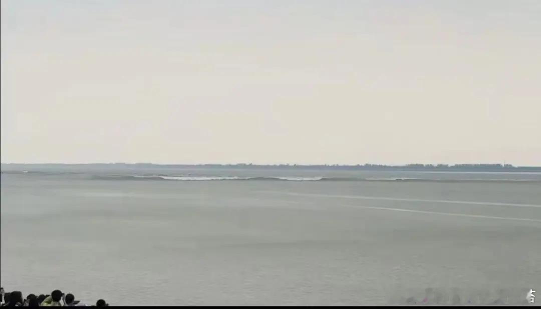 五一假期真是捅人窝了吧五一假期返程流量提前到来 昨天，我去浙江海宁 玩。果然，套