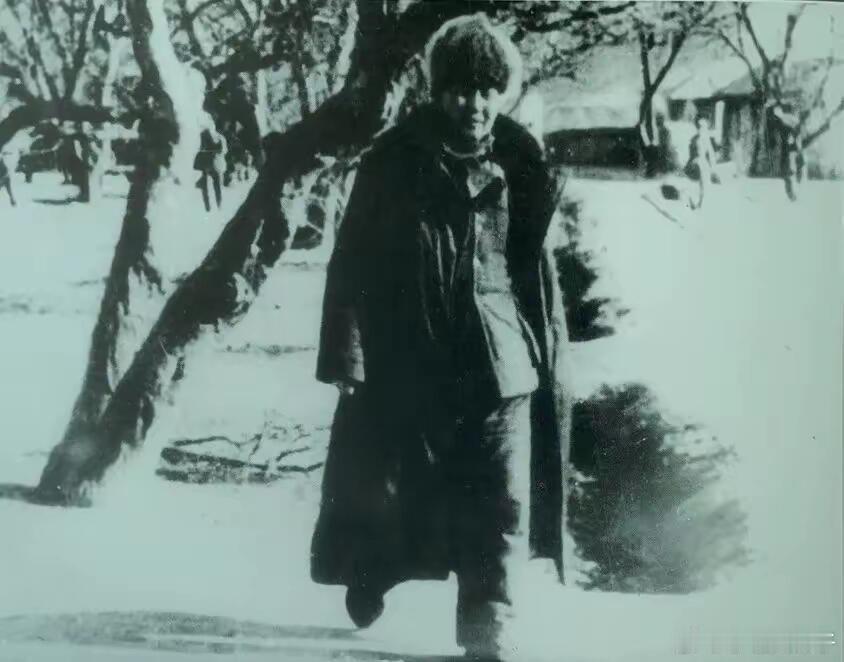 毛主席珍贵照片第四十张⭐1946年拍摄于延安的冬季 