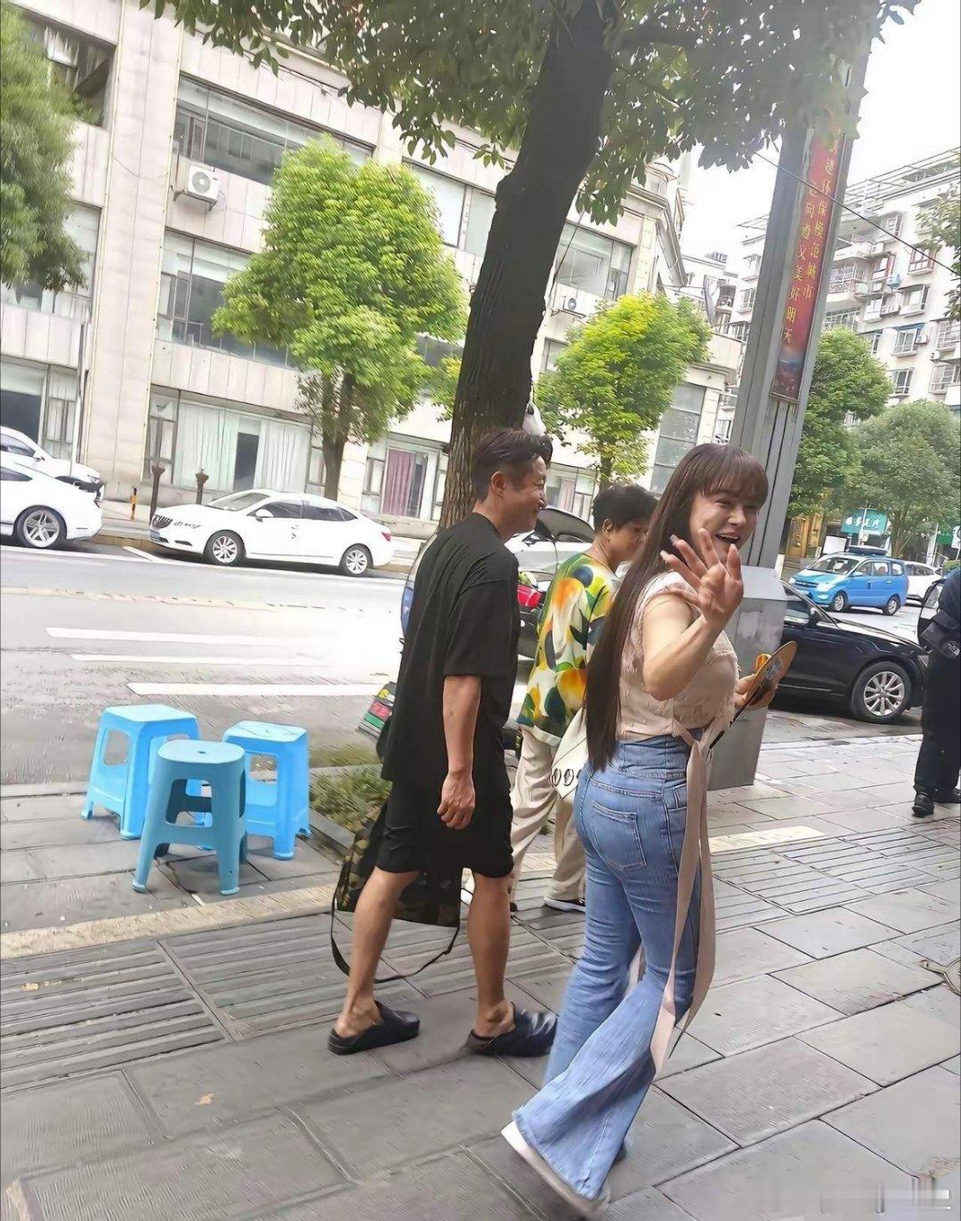 冉莹颖邹市明被曝签约MCN机构这几天全是他夫妻俩，过段时间节目完了自己直播影响力
