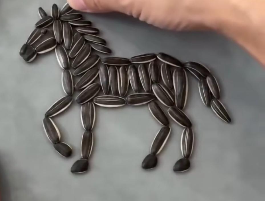 天南地北大拜年一马当先马到成功！