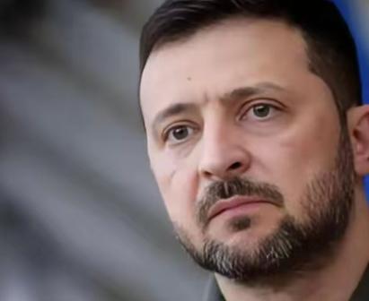 泽连斯基是“罪人”还是“功臣”，只有乌克兰人才有资格评价，外人休要多嘴置喙。
