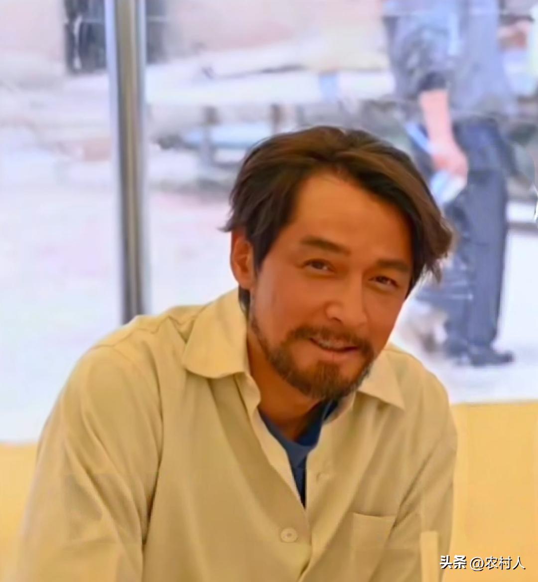 男神都已经老了，真的不得不服老了。胡歌老的不敢相认，真的无法想象。岁月真是一把杀