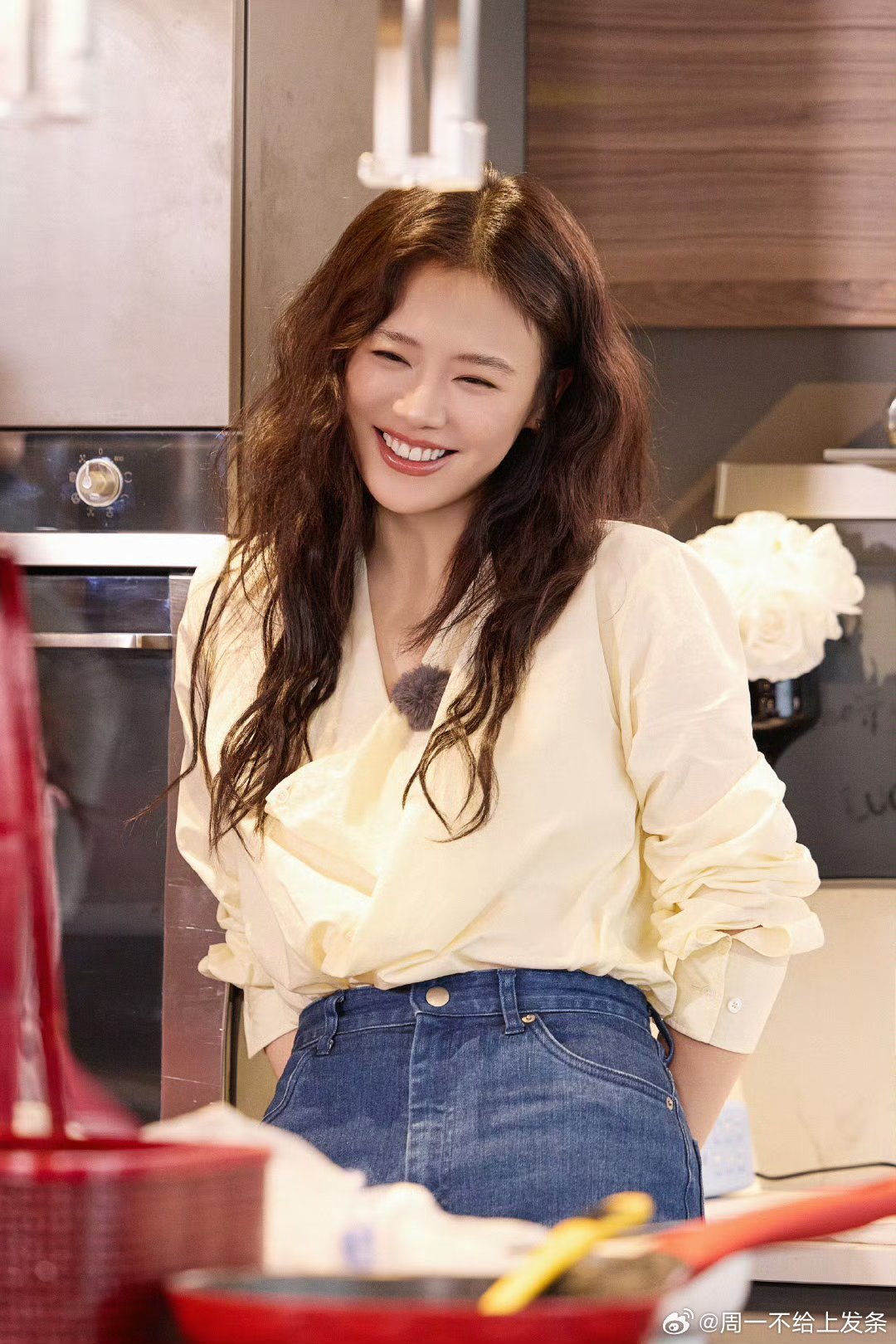 马思纯[超话] 马思纯的魅力从不止于外表，那份骨子里的通透与治愈感最是动人，每一