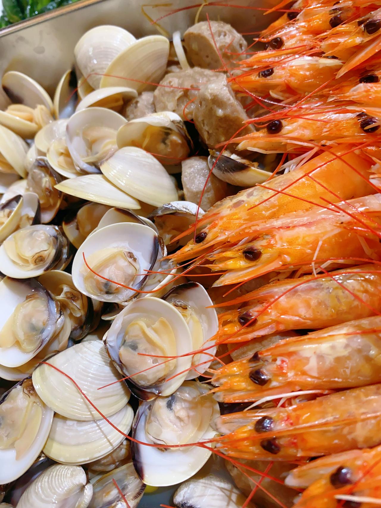 队友下厨的快乐，谁懂啊！

我家队友做的新盘菜，刚端上桌我就忍不住拍了好几张！