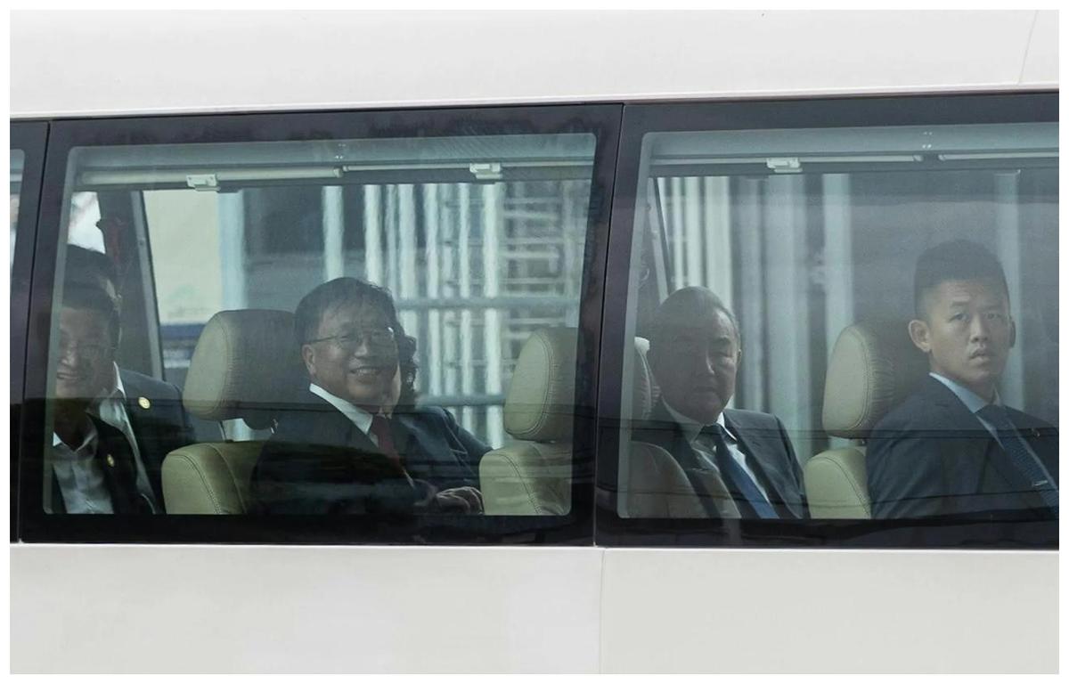根据港媒的报道，王主任已经抵达了香港特区。
中国推动成立国际调解院，香港成总部所