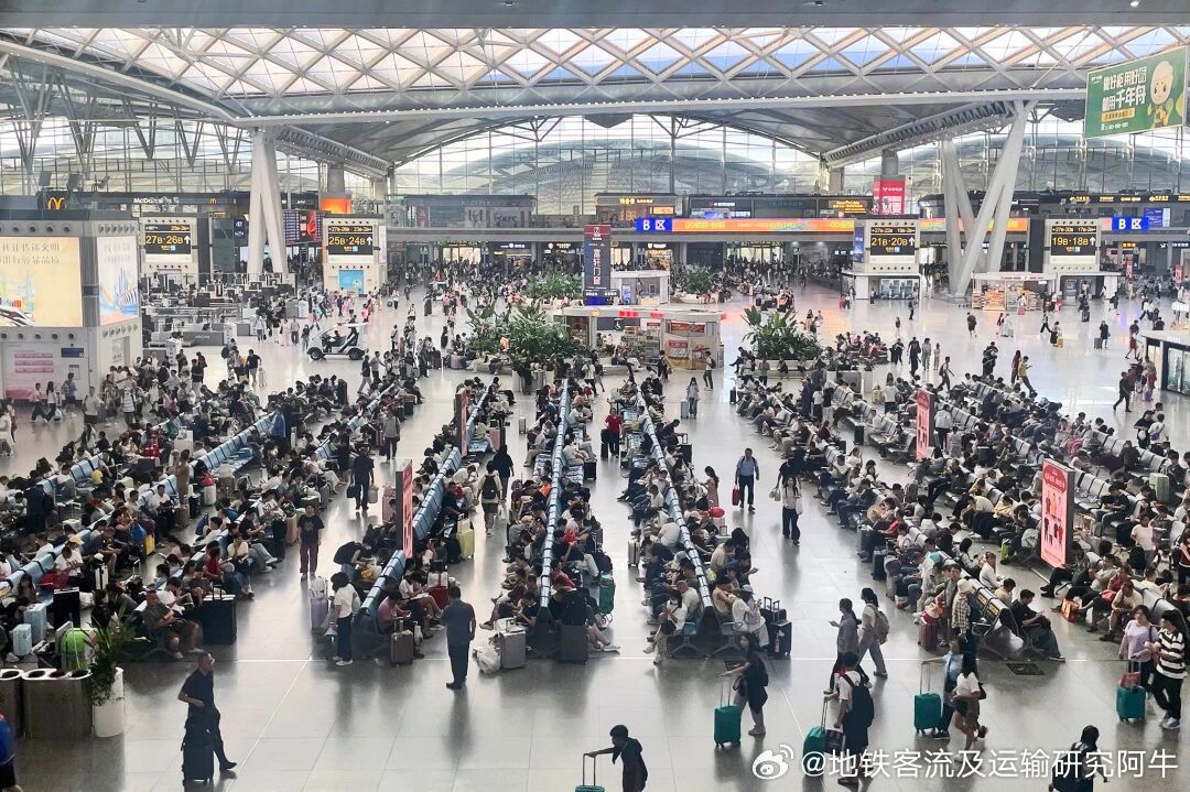 【广州铁路 暑运过半，国铁广州局发送旅客5892.5万人次】（2026）截至8月