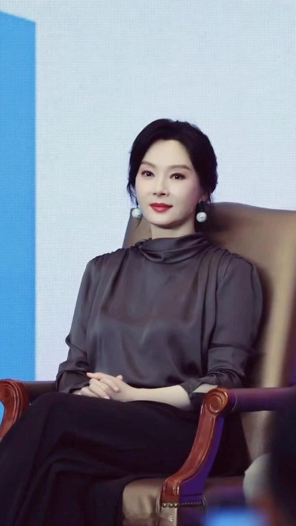 食物链的顶端是姐姐 ​​​