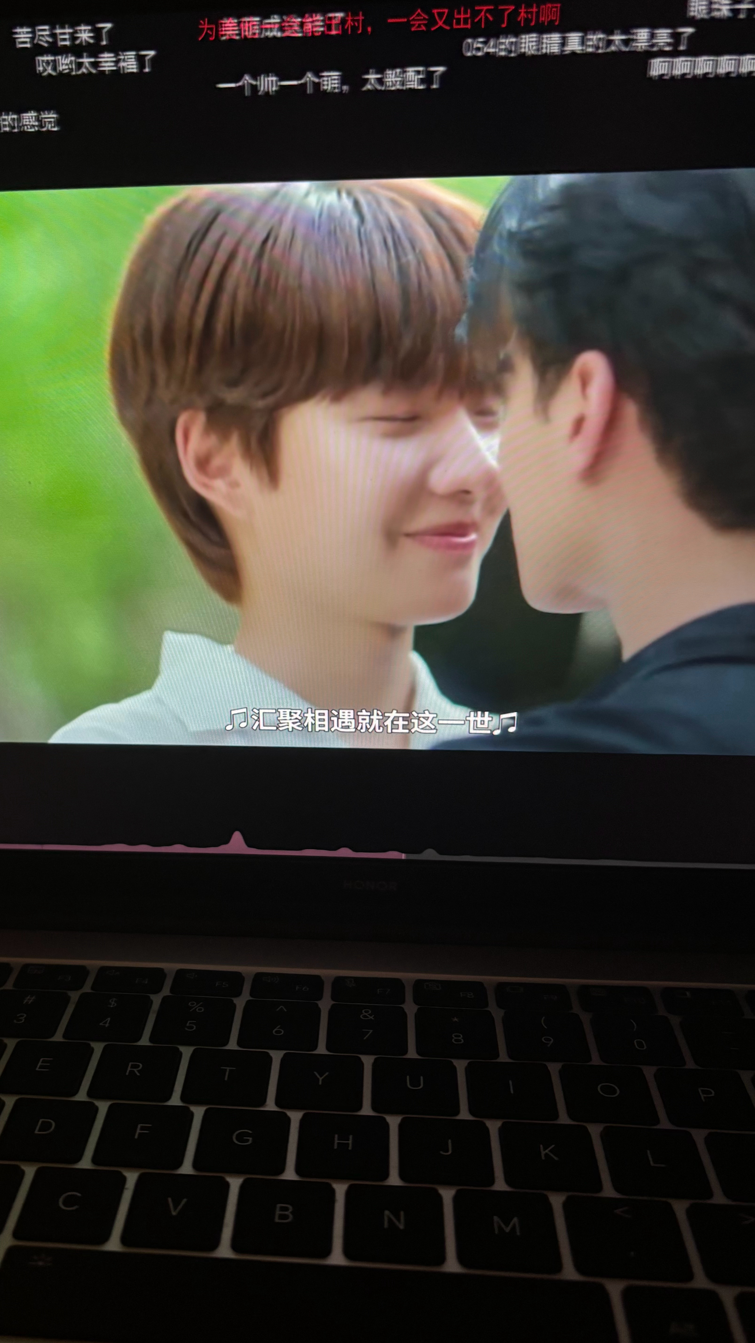 世界纷纷扰扰 而我： 