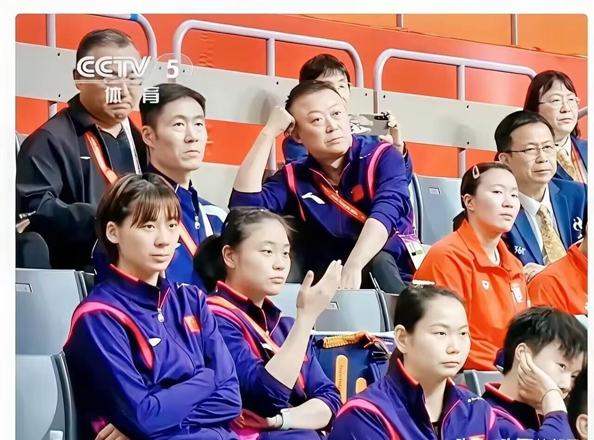 每天从早忙到深夜，加班加到胃痛胃酸，再这样下去会垮掉，我该怎么办？
最近工作压力