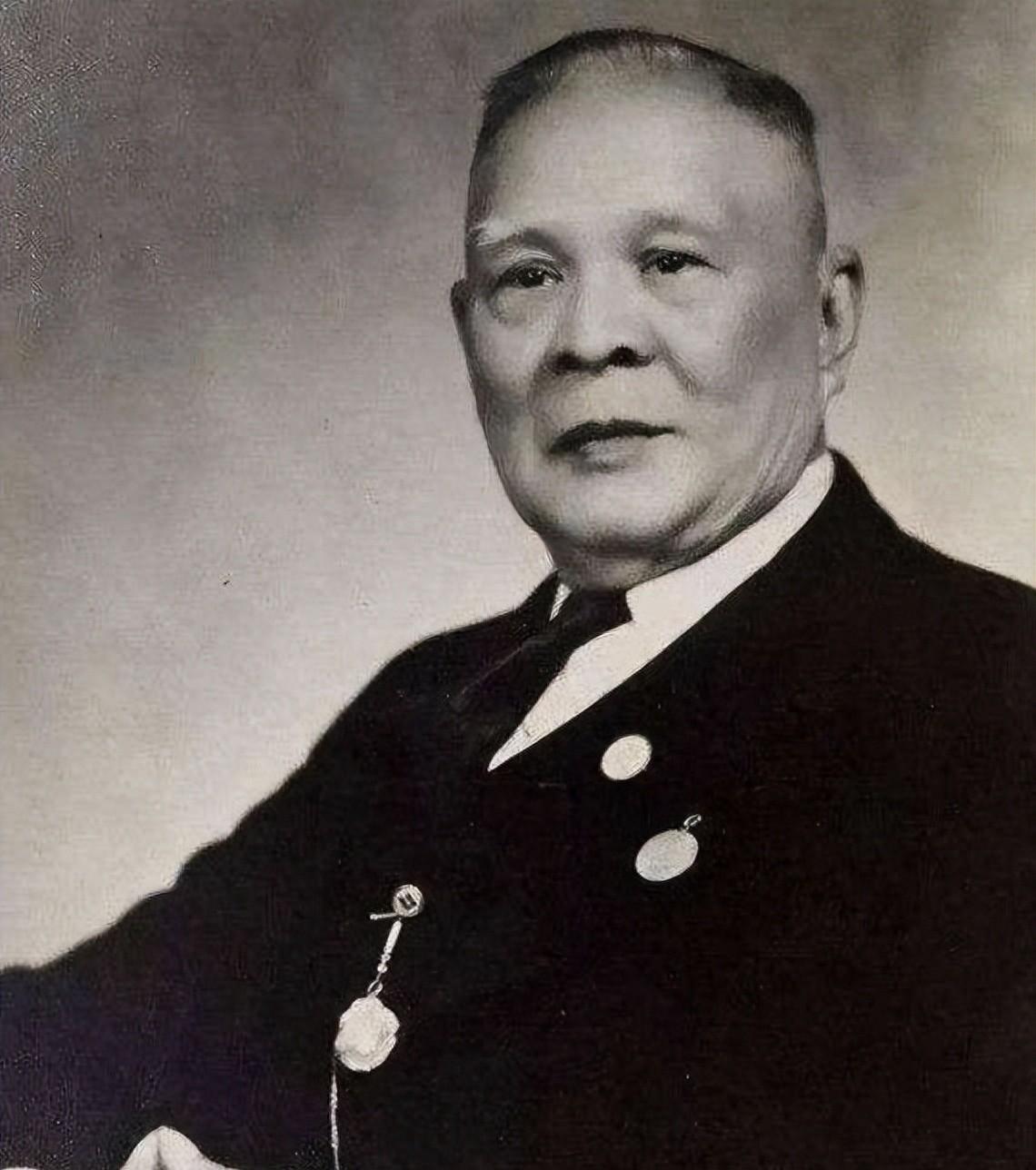 1949年毛泽东亲自宴请司徒美堂，宴后周恩来关切询问：你对毛主席印象如何？
19
