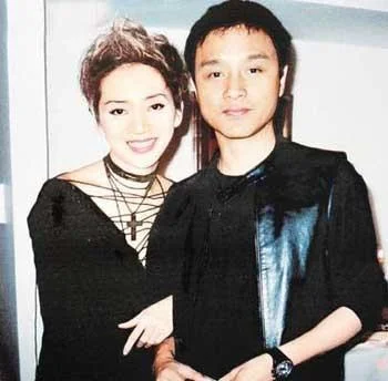 哥哥当晚第一个到场