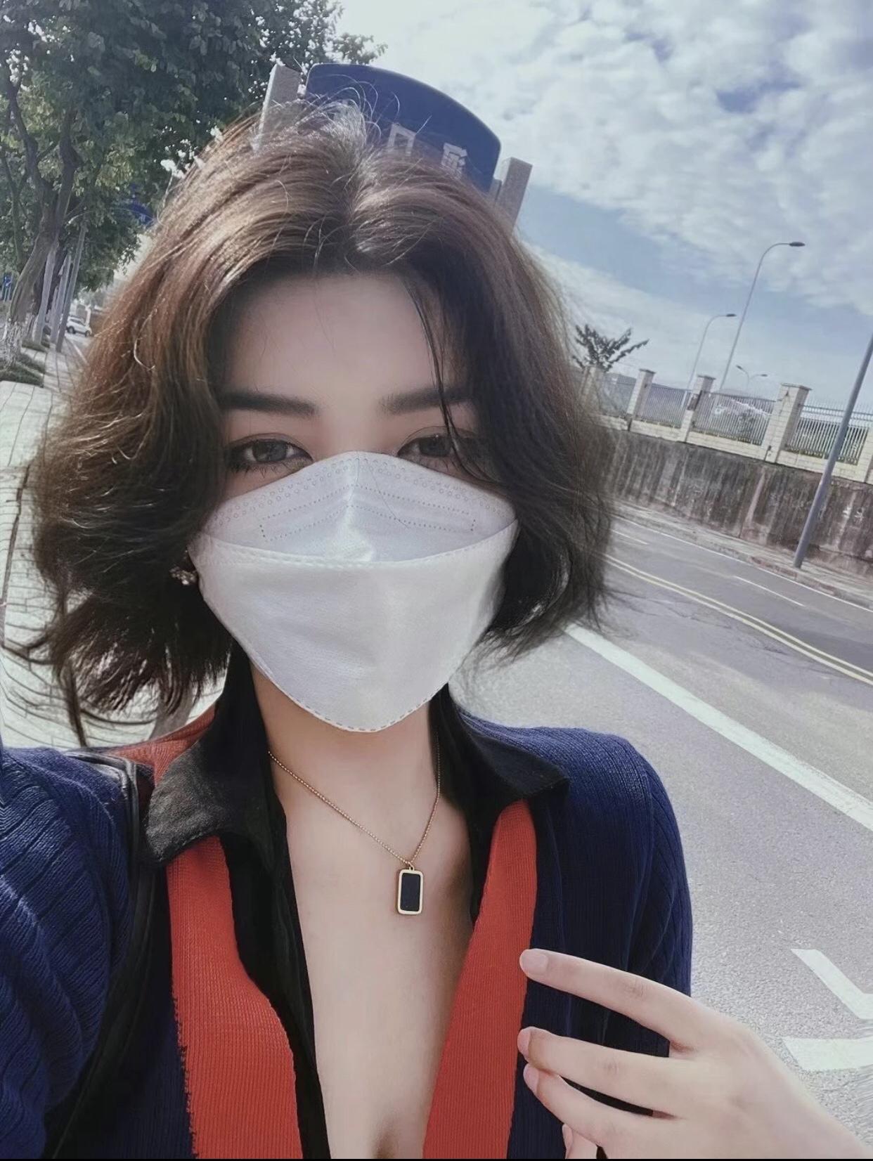 我的今日状态：🥲强颜欢笑
我这里的天气：🌧下雨