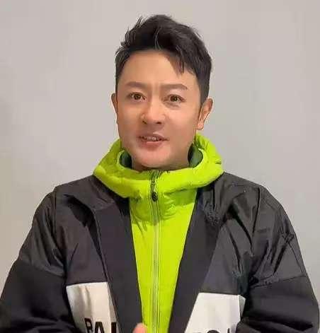 大家不要羡慕印小天了
因为我们永远不可能成为他！
仅仅就这一个条件，我们就无法达