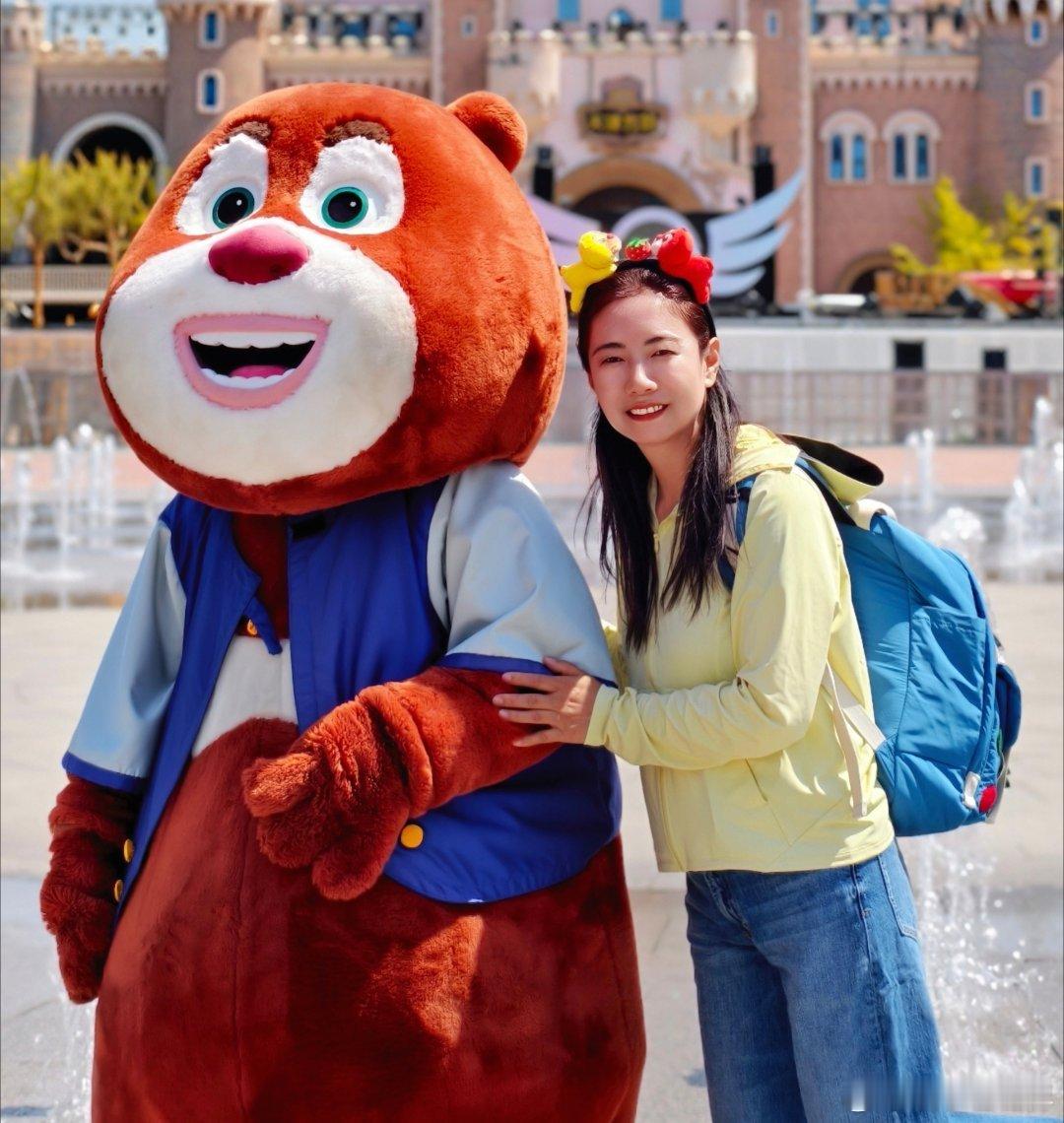 五一北京周边游天津方特乐呵小镇：一场无厘头的欢乐风暴 🏰当生活的压力让你喘不过
