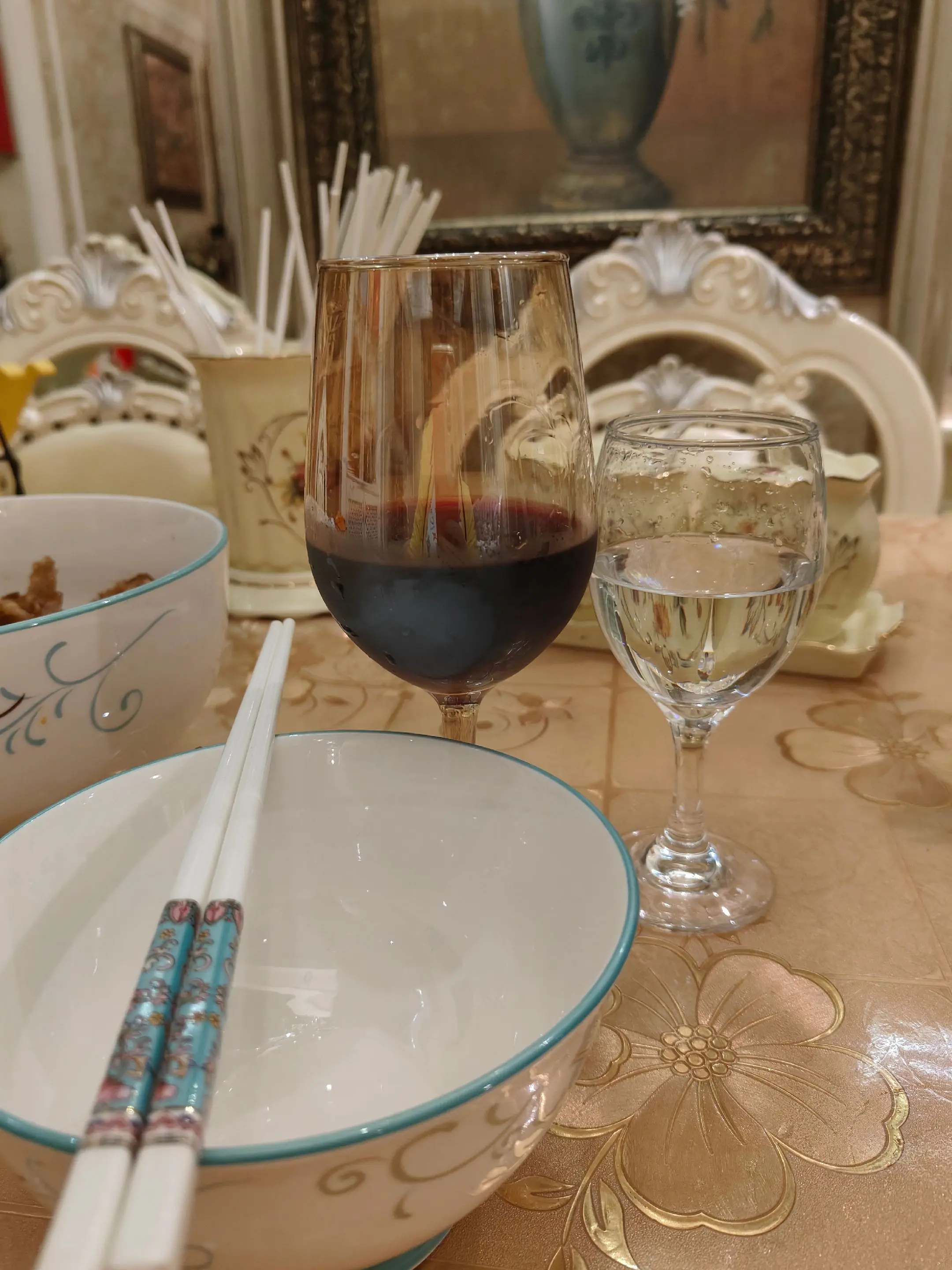 本来还挺想你的，后来天天喝酒喝忘了