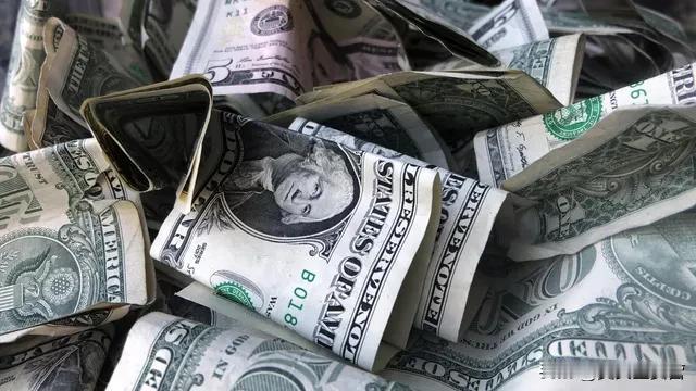 俄罗斯总统新闻秘书佩斯科夫表示，美国禁止俄罗斯在结算中使用美元的决定，实际上是其
