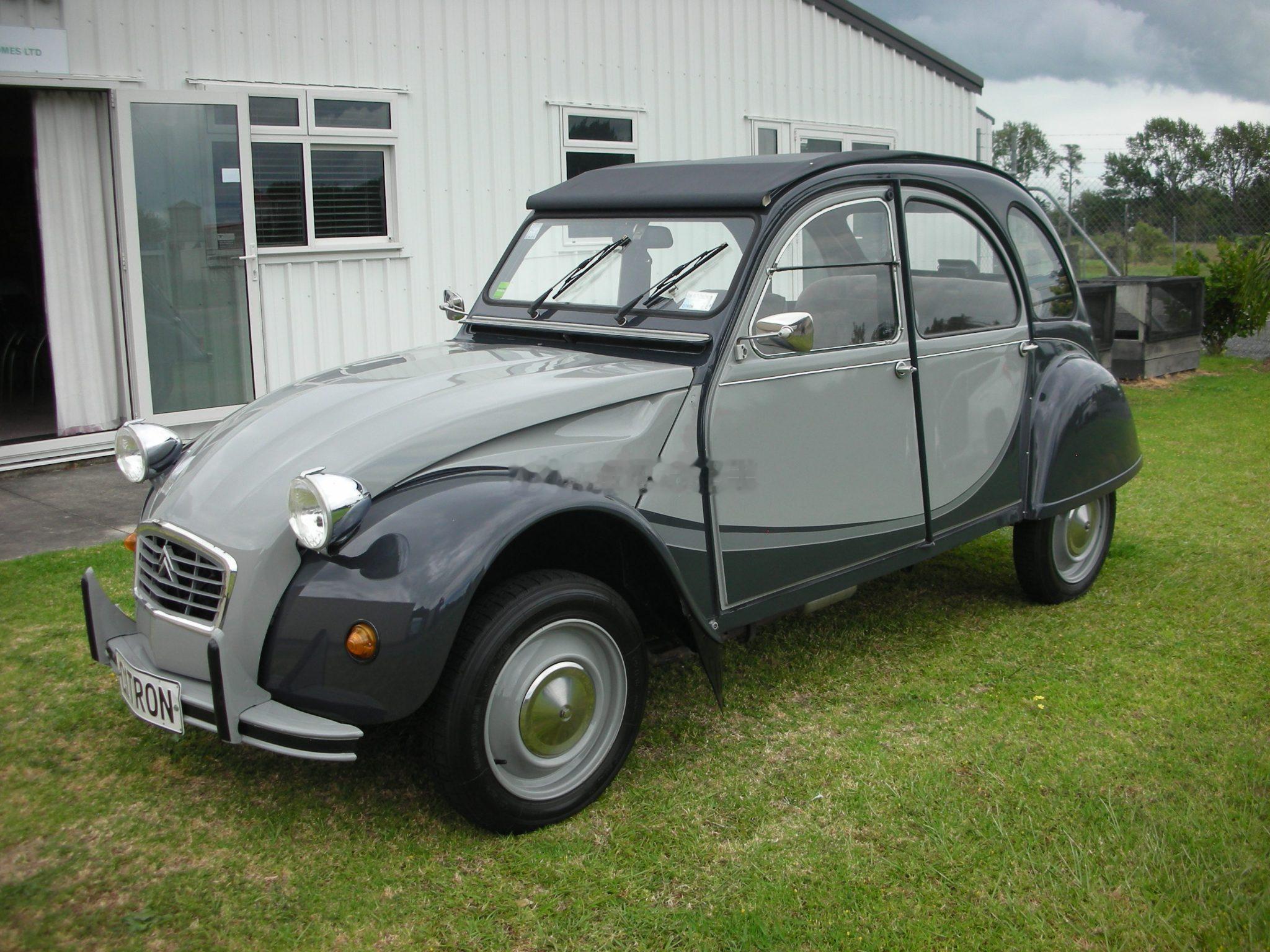 雪铁龙2CV，这车说是1990年在新西兰上的牌，602嘻嘻+手动挡，说是跑了八万