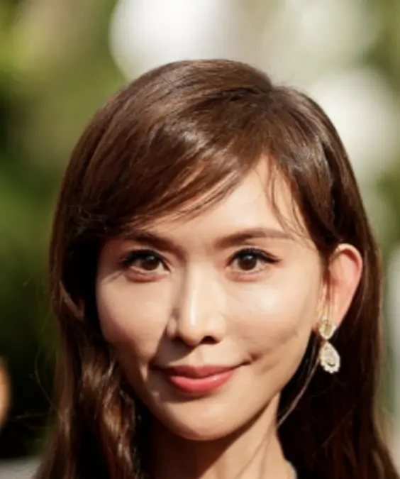 林志玲到底做了什么项目？你到底对你的脸做了什么？！大半夜吓我一跳，好像