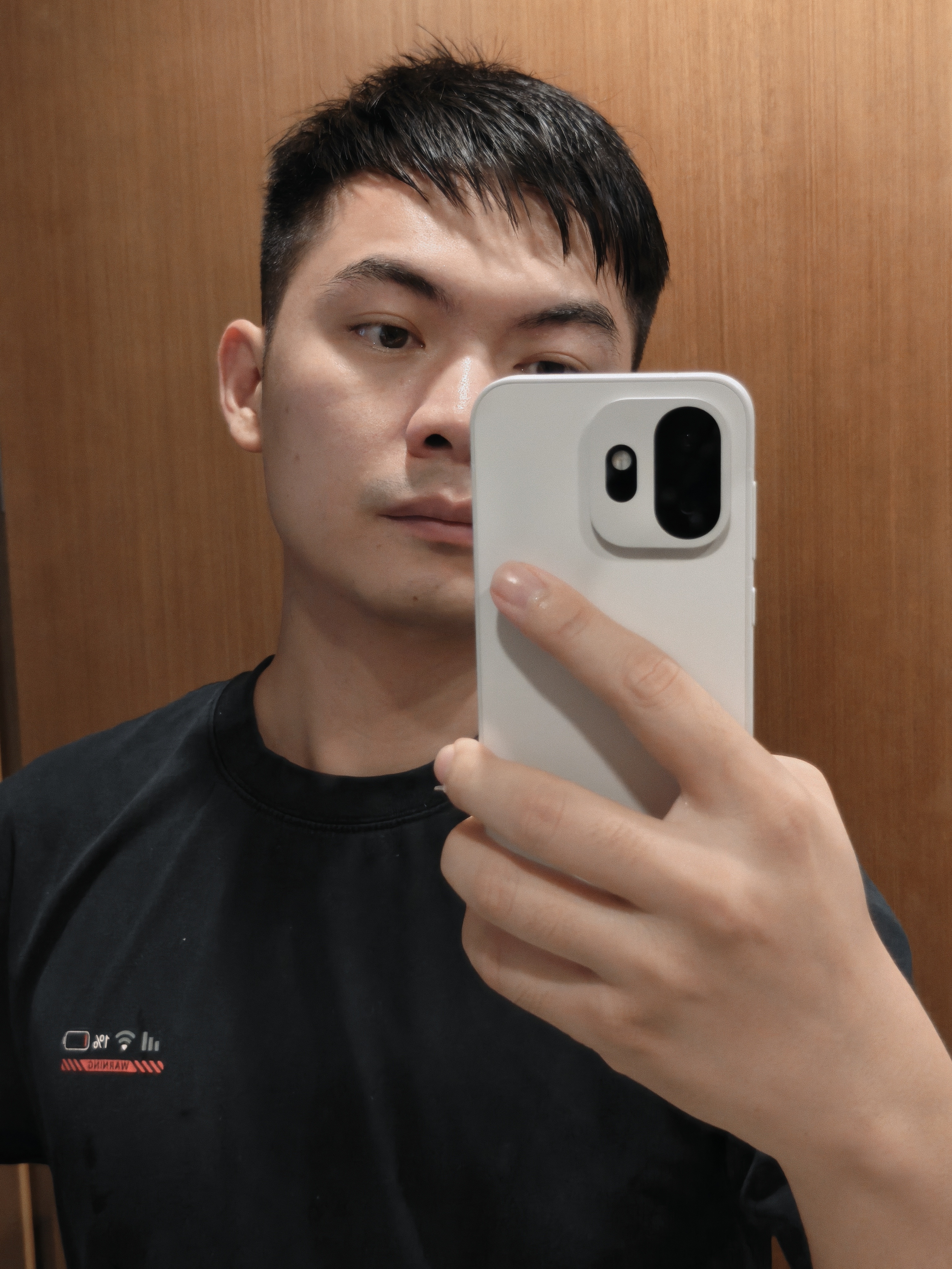 6天没刮胡子了本来一周前就要剪头发娃甲流也没空剪头了老婆周六还要加班拖到今天娃现