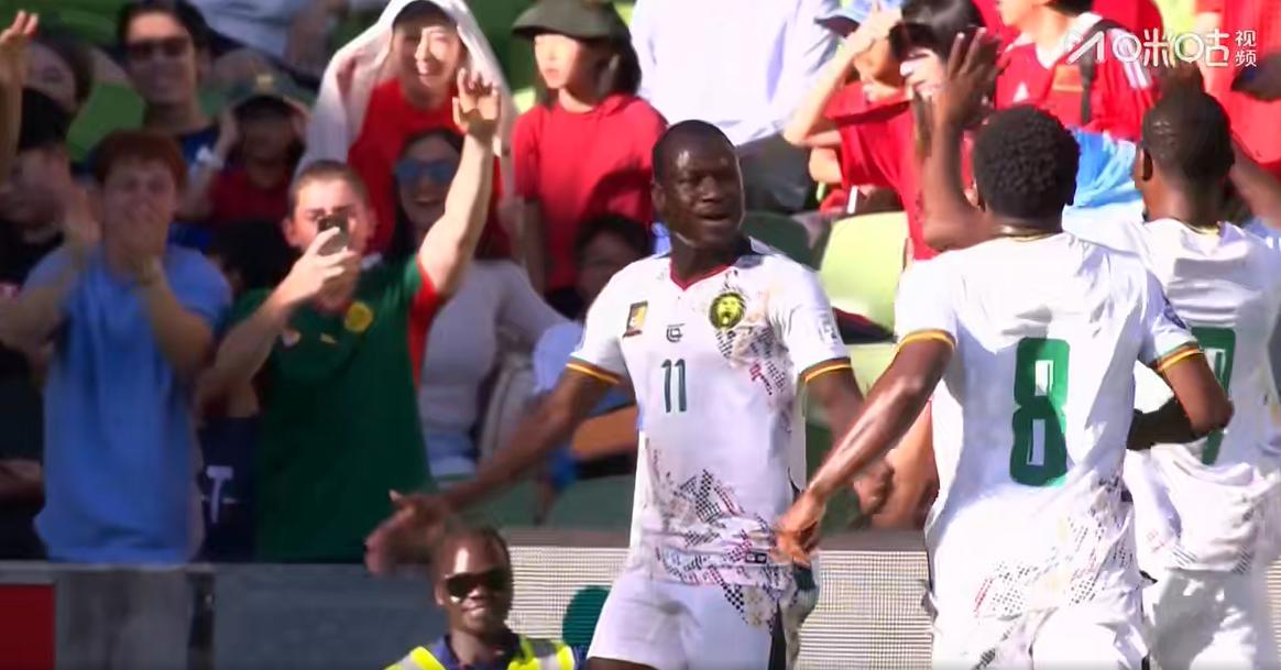 才进入到9分钟，国足就0：2落后了！非洲人的速度实在是太快了！
这一批喀麦隆的年
