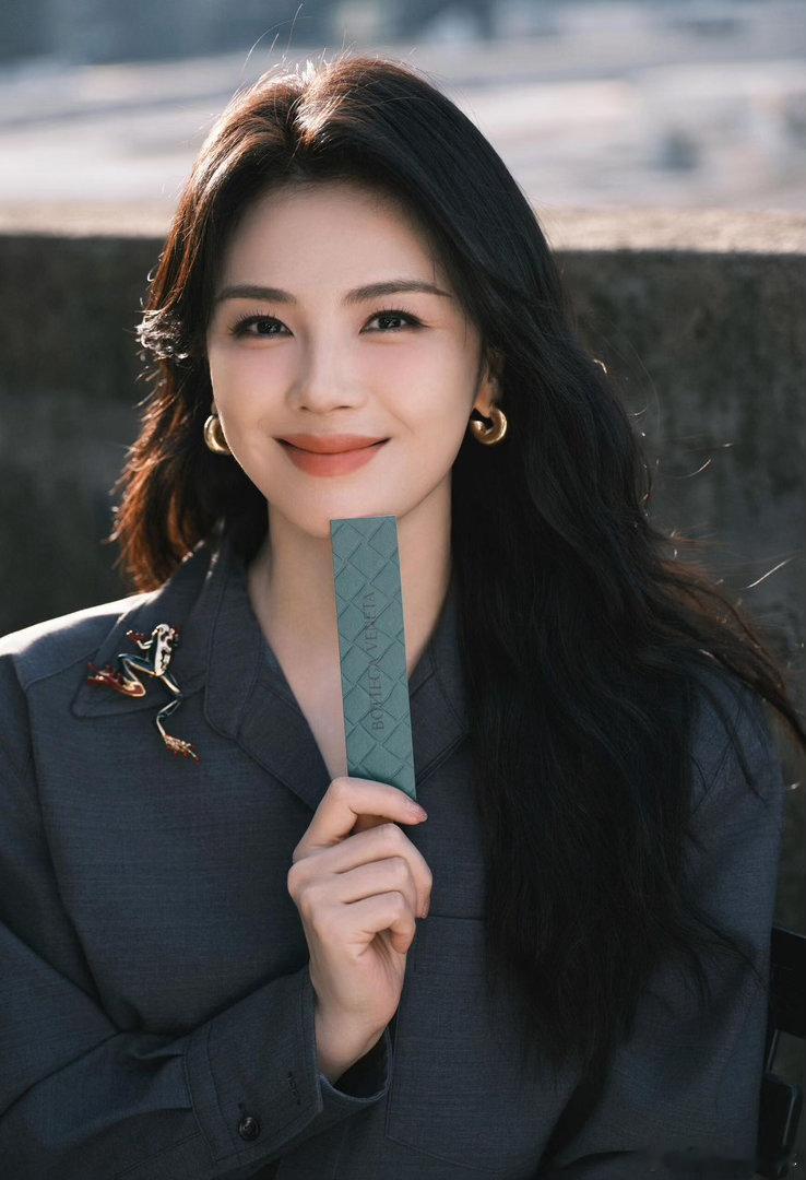刘涛说医美会让人依赖但吃不会百厨大战从容豁达看淡岁月流逝，不执着于完美外表，随心