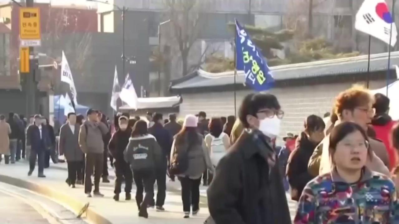 再过几十年，韩国人想咬一口自己国家种的苹果，可能都成奢望了。
不光是苹果，连他们