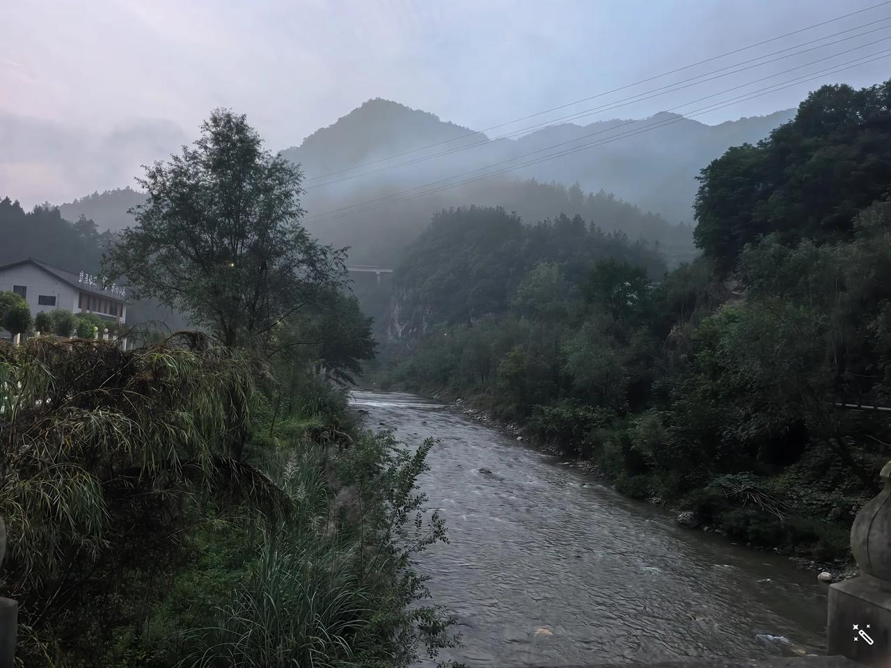 我们知道，湖北武当山号称大岳，天下第一仙山。每年从世界各地前往武当山朝拜的人络绎