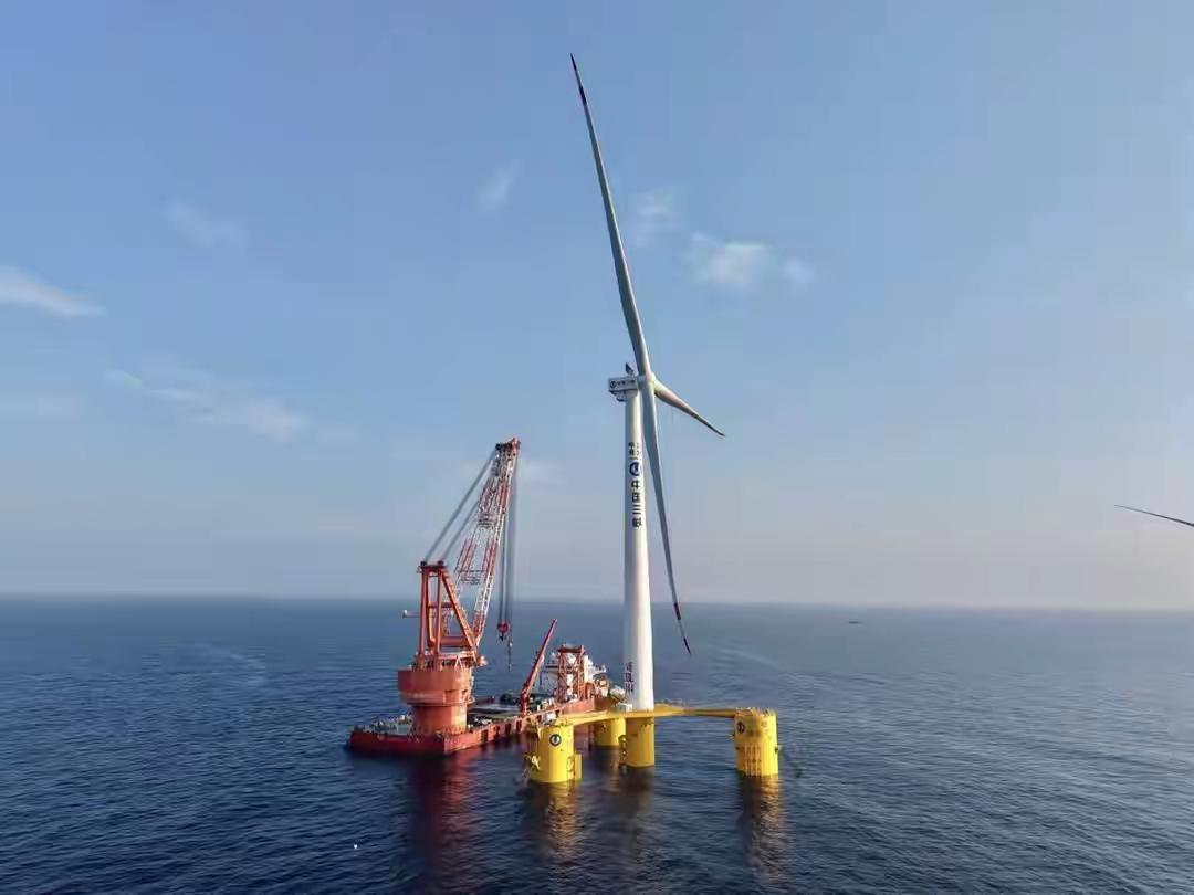 又一大国重器，
 
“三峡领航号”5月2日在广东阳江海域完成安装，标志着我国在深