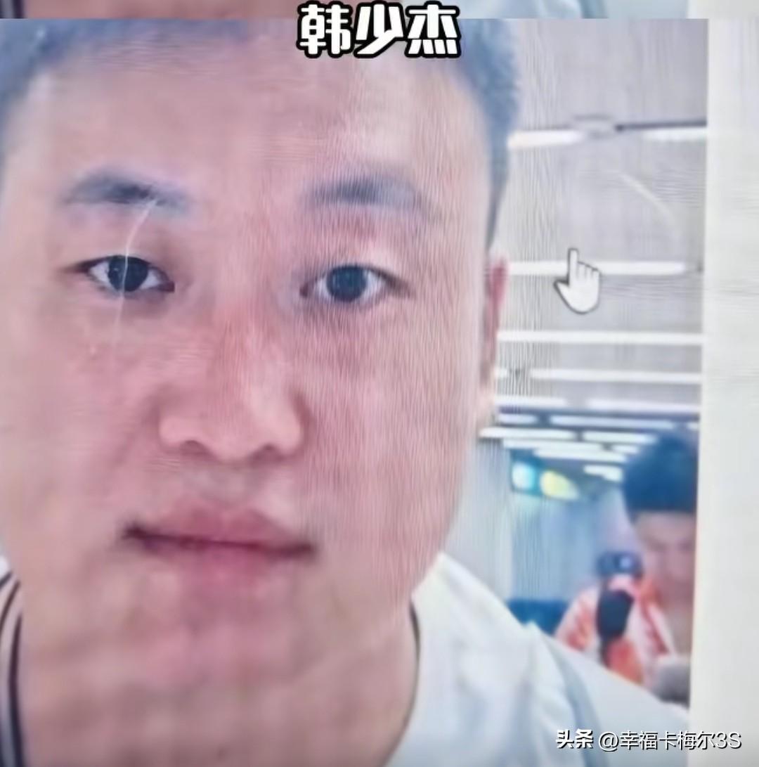 央视摄影师赴泰国接单工作后失联，遭抢劫转卖，看完求助信息，真的应该深思。
 
3