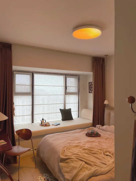 阴雨天救星！卧室氛围感被这盏吸顶灯拿捏了